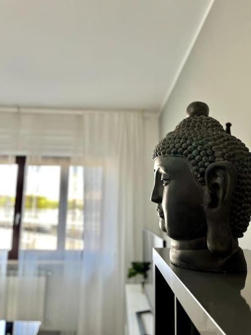 Sun-Kissed Seaside Retreat: Your Pescara Getaway Luaran gambar