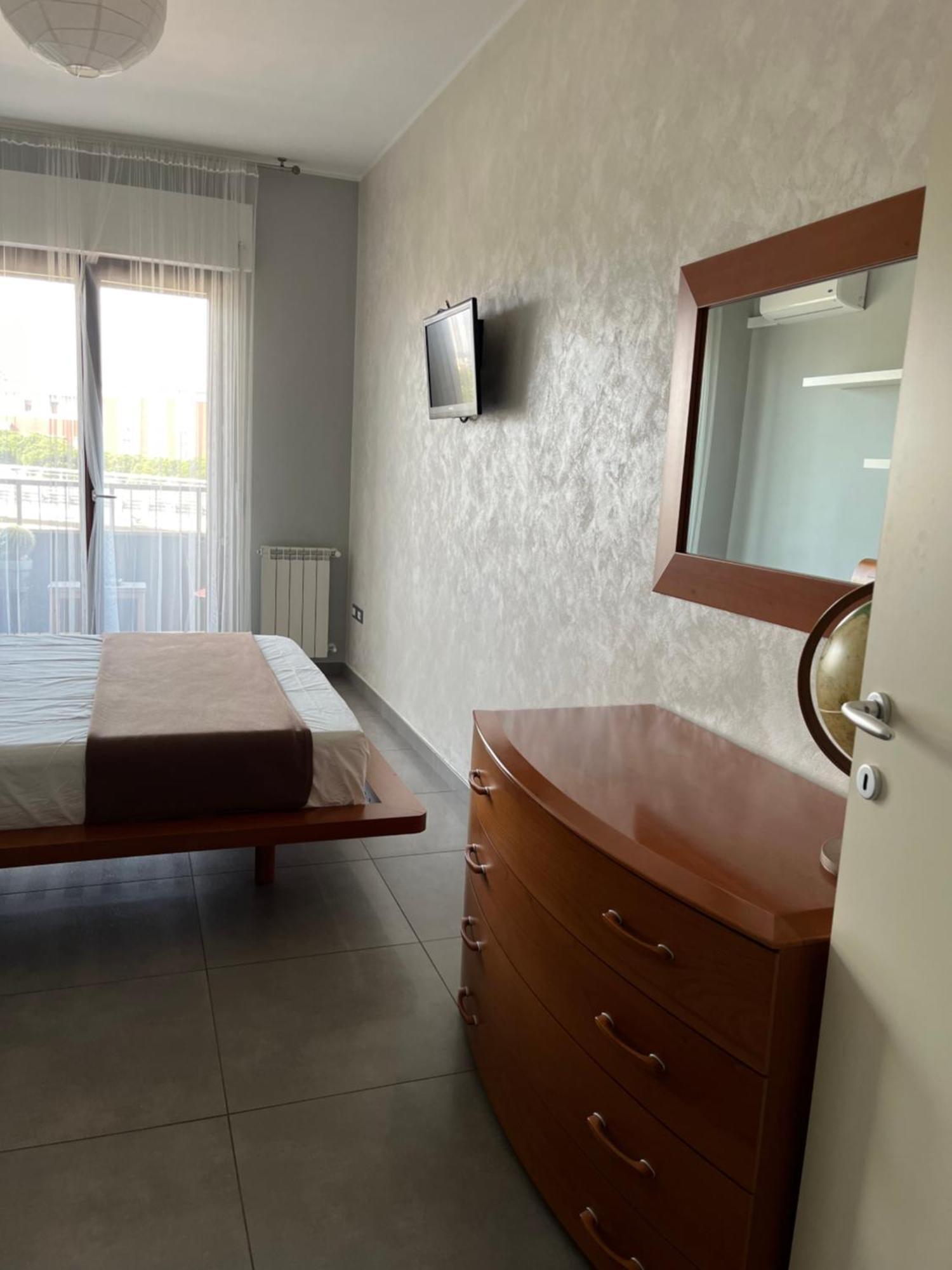 Sun-Kissed Seaside Retreat: Your Pescara Getaway Luaran gambar